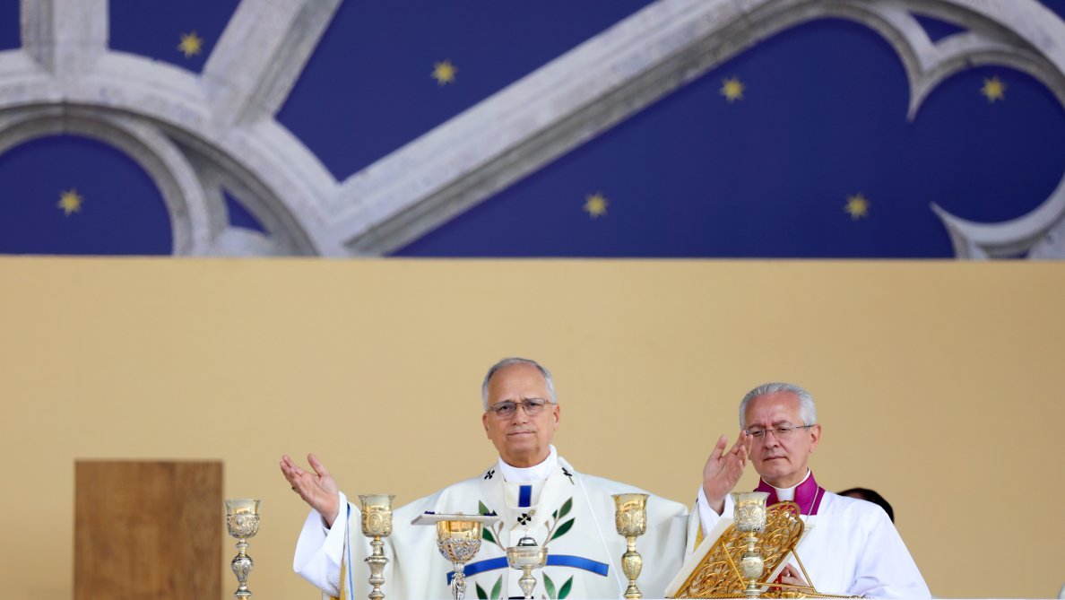 FChretienne's tweet photo. 🇻🇦🇫🇷 Comment le voyage en France a changé l’image de Léon XIV au Vatican

➡️ À Rome, beaucoup reconnaissent avoir été surpris par l’ampleur de l’accueil réservé à Léon XIV et par le dynamisme manifesté par les catholiques français. Ces quatre jours ont contribué à redessiner l'image de l'Église en France autant que celle du pape lui-même. Analyse. 👉 https://t.co/4QB8gOdig5