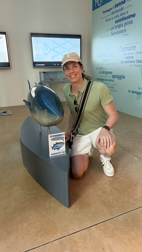 PedroLambertini's tweet photo. En Stintino, al noroeste de Cerdeña, visitamos el MUT, Museo de la Tonnara. Cuenta cómo se interceptaba el paso de los atunes con un sistema de redes y cómo su pesca y procesamiento marcaron la vida del pueblo. Una historia de migraciones, trabajo y conservación de alimentos. https://t.co/FANVpNAQ2d