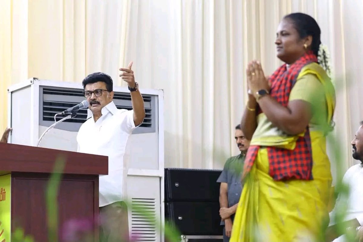 IPSenthil's tweet photo. கழக தலைவர் திராவிட மாடல் நாயகர் மாண்புமிகு அண்ணன் @mkstalin அவர்கள் தாராபுரம் சட்டமன்றத் தொகுதி இடைத்தேர்தலில் போட்டியிடும் மதச்சார்பற்ற முற்போக்கு கூட்டணி திராவிட முன்னேற்றக் கழகத்தின் வெற்றி வேட்பாளர் வழக்கறிஞர் திருமதி. சுகன்யா அவர்களை ஆதரித்து உதயசூரியன் சின்னத்திற்கு வாக்குகள் சேகரித்து உரையாற்றிய பொதுக் கூட்டத்தில் கலந்து கொண்டபோது.
@Udhaystalin 
@IPeriyasamy_ 
@r_sakkarapani