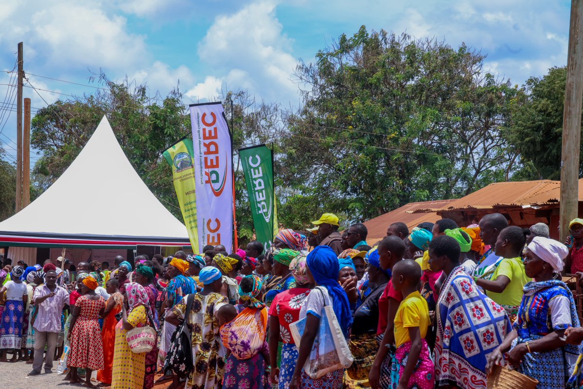 OpiyoWandayi's tweet photo. Joined President @WilliamsRuto for the launch of electricity projects in Ganze Constituency, Kilifi County, with @RERECMashinani and @KenyaPower. #PoweringTheNewKenya https://t.co/s4wFtosFJR