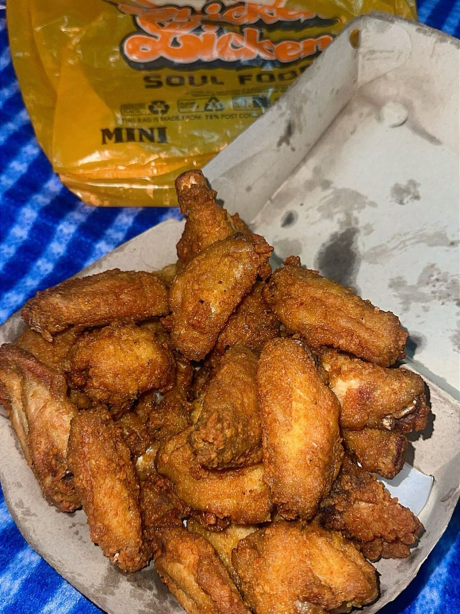 __T_touch's tweet photo. Nothing can make me hate Chicken Licken 🔥🔥 https://t.co/ALnBM0Ryf6