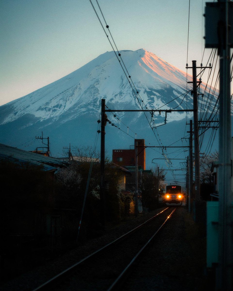 visualsofearth1's tweet photo. Mt. Fuji, Japan https://t.co/OrMLw1uLtC