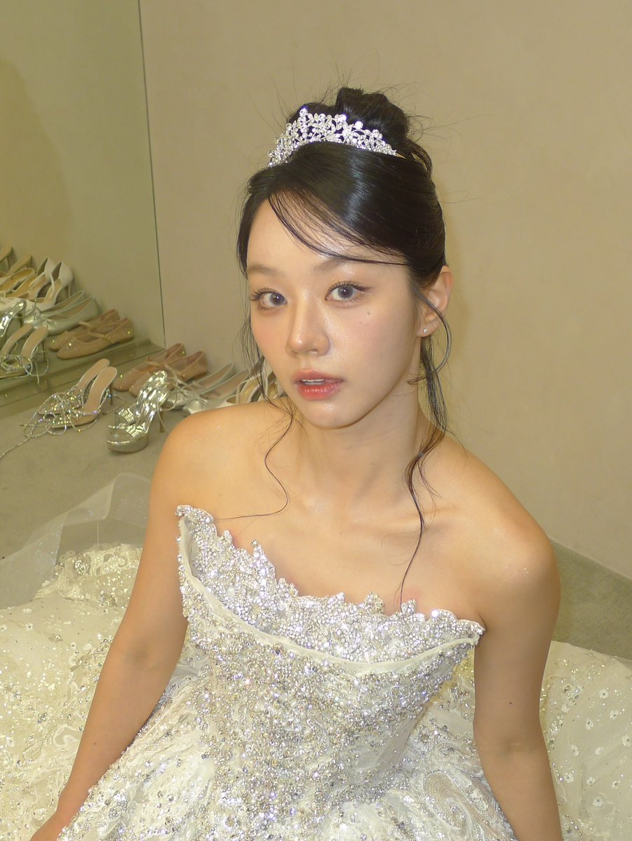 della_rezcha's tweet photo. a princess 👸 

from hyeri ig post https://t.co/blDjocHDbK