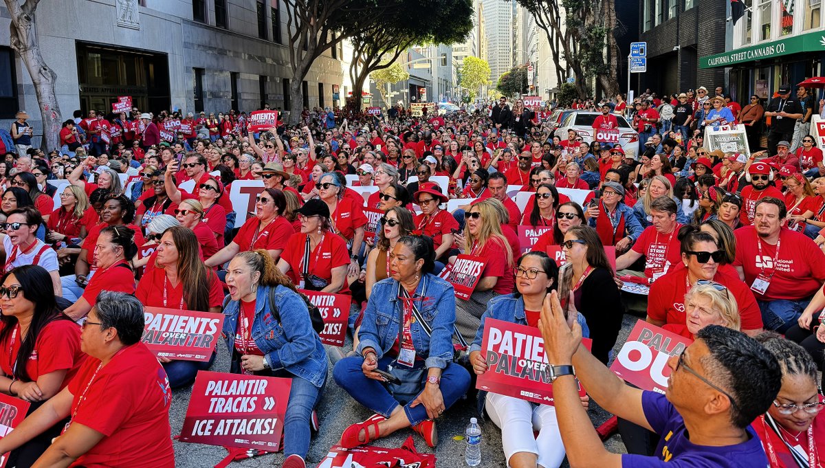 FightForAUnion's tweet photo. 1000’s of nurses descended onto downtown San Francisco marching against Palantir! A massive show of force and solidarity standing up to kick Palantir out of healthcare. Nurses are loud and clear: Palantir cannot stay anywhere near healthcare! https://t.co/r8wELDVFMw
