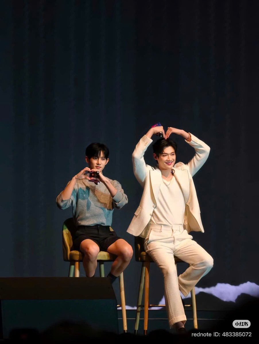 baymax_ie's tweet photo. Two different lights, shining just as brightly.

YOONSIK SIWOO Pour Toujours #YOONSIKSIWOOINPARIS https://t.co/0XKcD4Q5iT