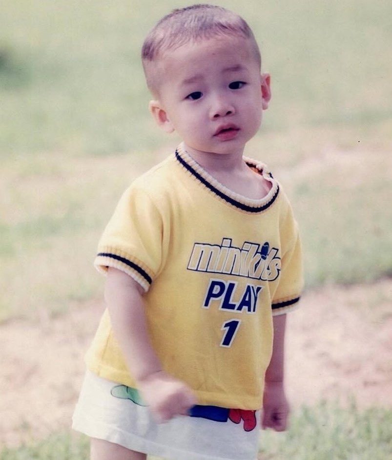 CHANBAHNGLOOKS's tweet photo. https://t.co/0SW4Mo4uiO