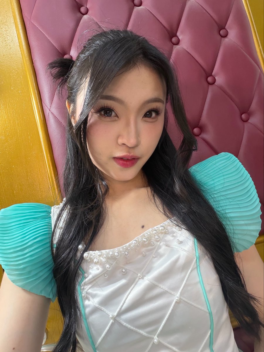 Y_CynthiaJKT48's tweet photo. Thank you untuk Itadaki 💗 hari ini yah! Long time tidak bertemu di teater! Semoga bisa melepas rindu 😉 Sekarang mari kita menabung celengan rindu dan tunggulah aku di sana  memecahkan celengan rinduku 🐖💰
Berboncengan denganmu mengelilingi 
kota menikmati surya perlahan menghilang 🌞