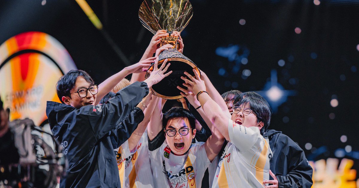 chilllsky's tweet photo. Edg rebuild 

-Zmjjkk (duelist/chamber)
-Smoggy (2nd duelist/flex)
-Siufatbb (scan/flash/midrounder)
-S1mon (smokes/igl)
-Chichoo (senti)

Coach : anyone but Autumn https://t.co/3iou8Tuwfu