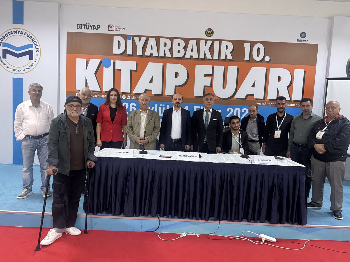 DiysadD's tweet photo. Diyarbakır 10.Kitap fuarında düzenlenen Mehmet Tanrıkulu, Selim Kaplan ve Yusuf Bingöl’ün konuşmacı olarak katıldığı program da Engelli bireylerimize engelsiz yaşam koşulları sağlayabilmenin koşulları ve önemi vurgulandı. 

#diyşad
#diyarbakırkitapfuarı https://t.co/Gk9TGJHueL