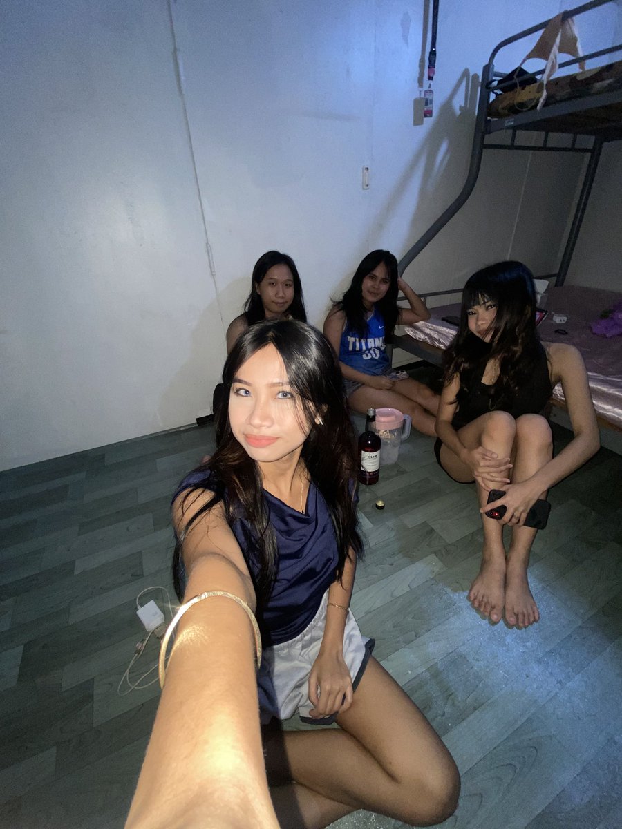 xmnsht_'s tweet photo. felt pretty here😜 https://t.co/0C3kzSXRCK
