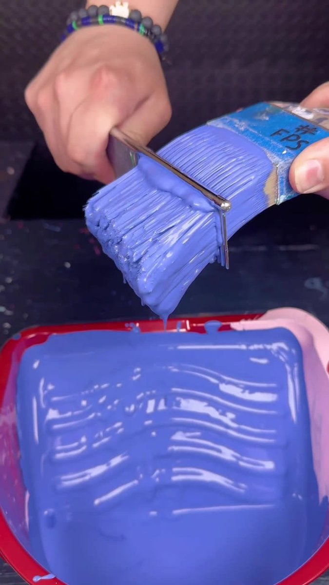 LillyDelmaeqiq's tweet photo. Transforma frascos de vidrio viejos en macetas para plantas con pintura acrílica! Un DIY rápido y económico para dar vida a tu espacio ， https://t.co/Y8Vy6oCt59