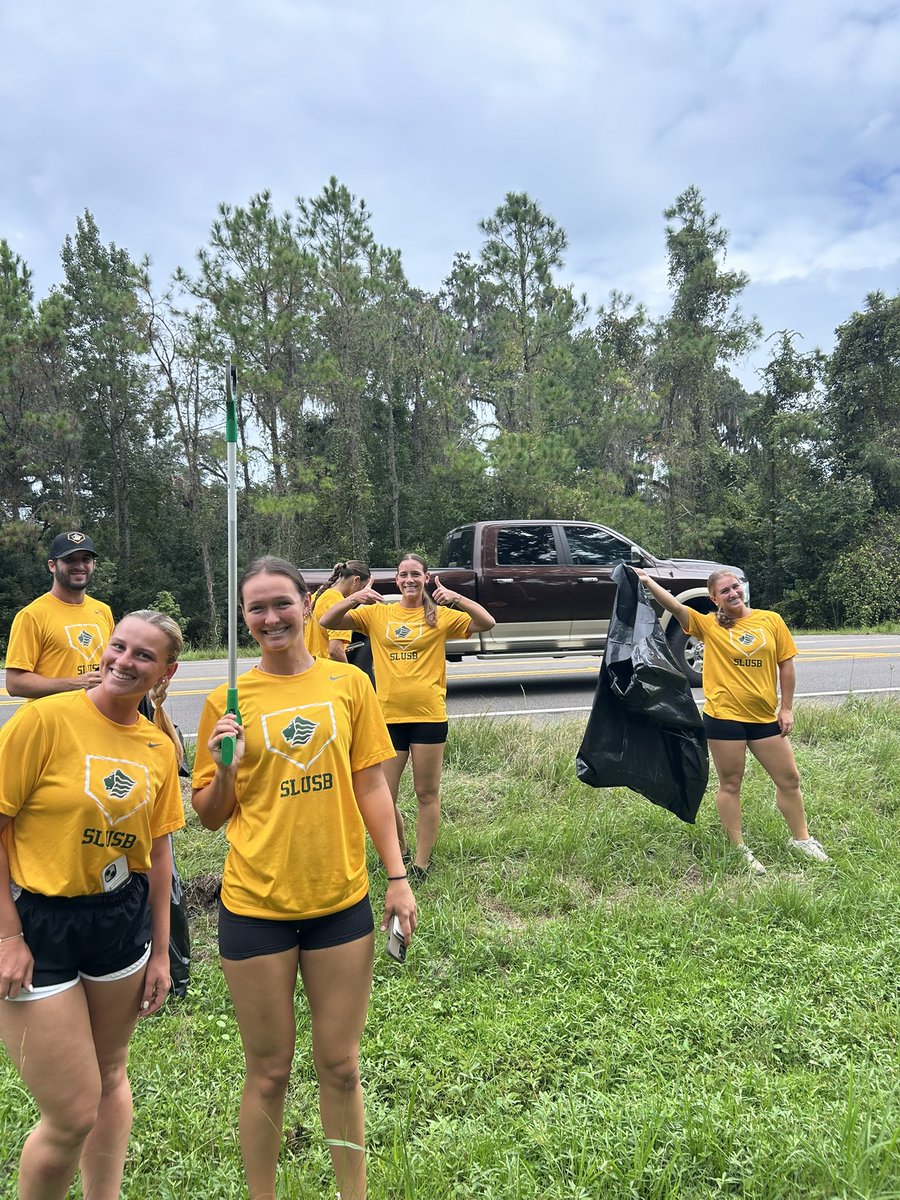 LPicky15's tweet photo. Love to see these girls giving back to their community and honoring Mary Cannon Cabot for all she has done for Saint Leo University, plus new sign looks pretty awesome too. 💛💚 https://t.co/E0Orn8teYH
