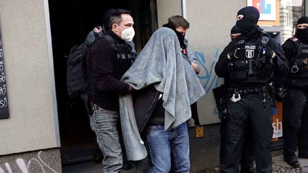 welt's tweet photo. Verwandte des Linken-Politikers Koçak waren Mieter im Remmo-Haus https://t.co/xQHwUcQ9st https://t.co/TwDKOoOznZ