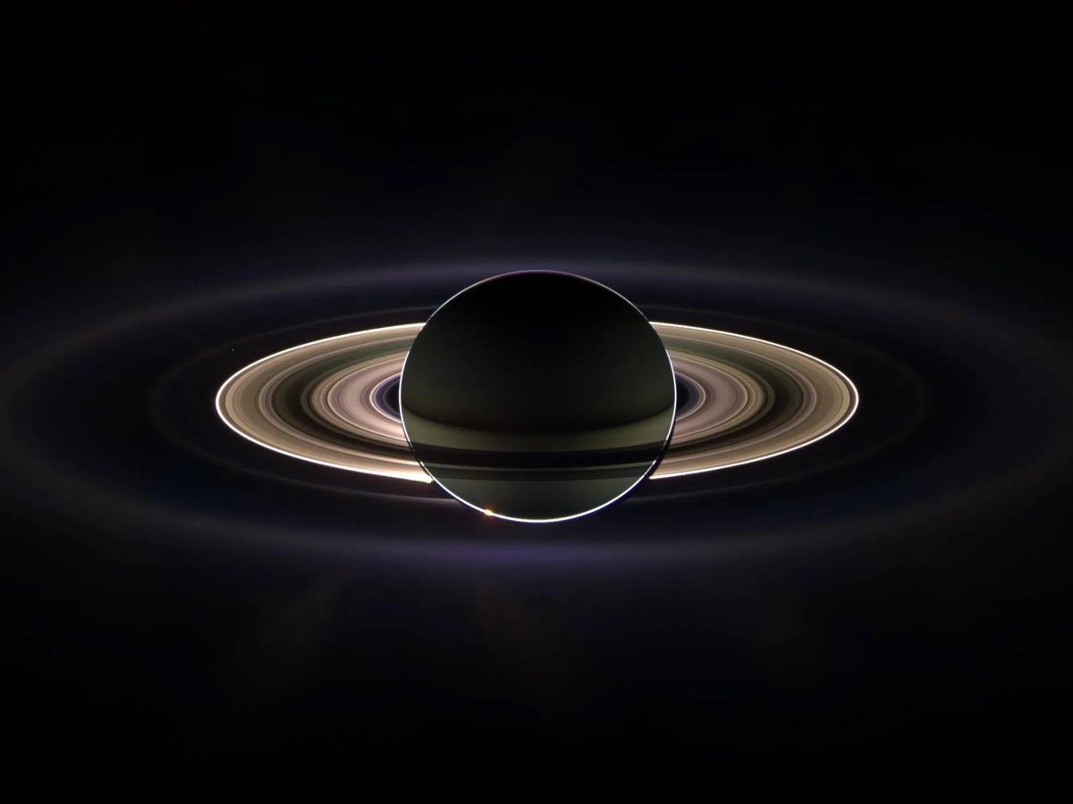 fiobrasill's tweet photo. 🚨 ATENÇÃO AO CÉU: SATURNO TERÁ UMA DAS MELHORES NOITES DO ANO PARA SER OBSERVADO

Neste domingo, 4 de outubro, Saturno chega à oposição. A Terra ficará posicionada entre o Sol e o planeta dos anéis, fazendo Saturno permanecer visível durante grande parte da noite.

É uma das melhores oportunidades do ano para observar o gigante gasoso. 🪐

Você já conseguiu ver Saturno por um telescópio?