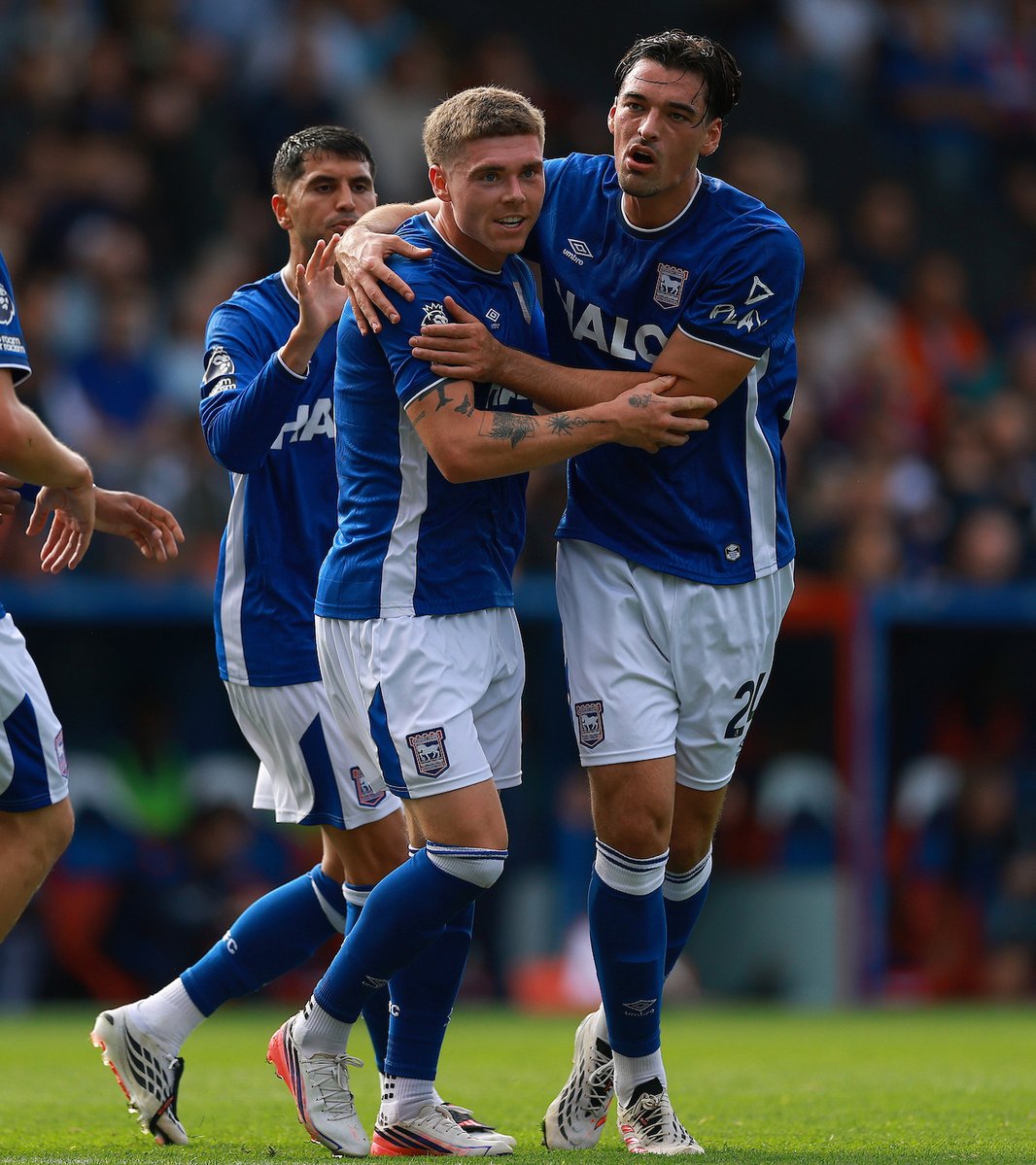IpswichTown's tweet photo. Greaves Lightnin' ⚡️
Diop It Like It's Hot 🥵
Clarke Side of the Moon ☾

Fancy an @OfficialFPL team name change before we return from the international break? @FFScout has picked out a few Town-themed ideas. ⤵️

🔗 https://t.co/IvSbL8PaOY
