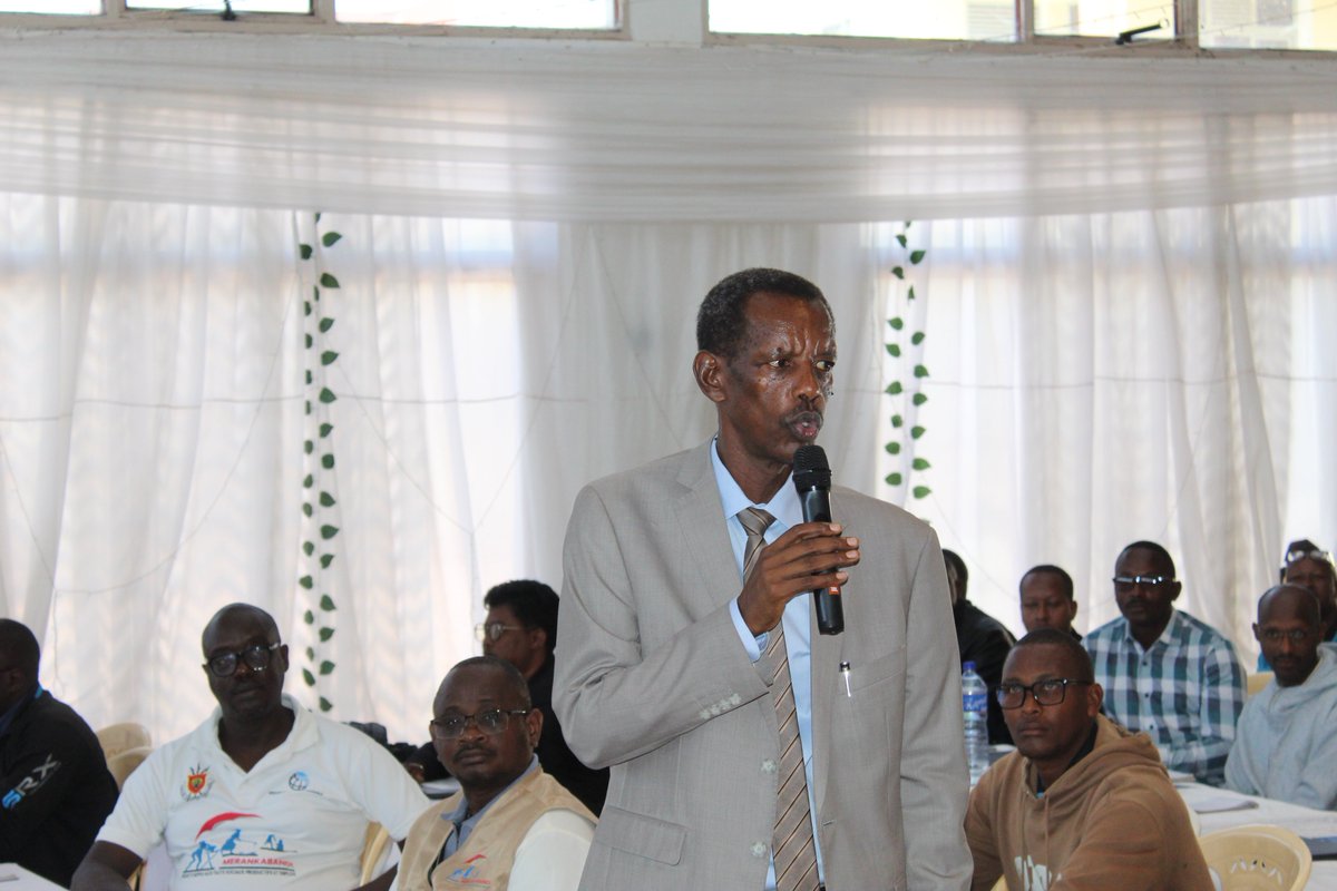 Merankabandi2's tweet photo. @PButanyerera @TwitezimbereBdi @CAREGlobal @AVEDECBurundi @cocafemgl @NyabendaMichel @makamba Quant à Mr @ladislaskabwa41 et au nom du groupement,  il a remercié le projet pour la confiance et la bonne collaboration. Il a promis de tout faire pour viser l'excellence dans toutes les activités confiées à son équipe en collaboration avec le personnel du projet sur terrain https://t.co/JF5Hf6gzWD
