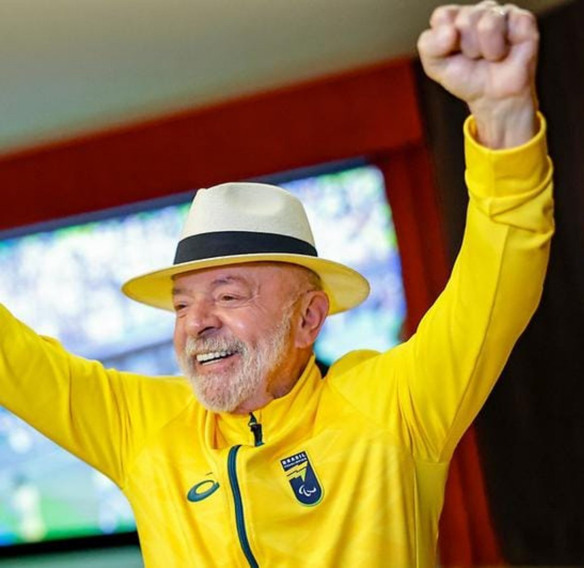 sitepopmais's tweet photo. 🚨 AGORA: Lula deve vencer no primeiro turno, apontam previsões. https://t.co/ppy3ERIOMY
