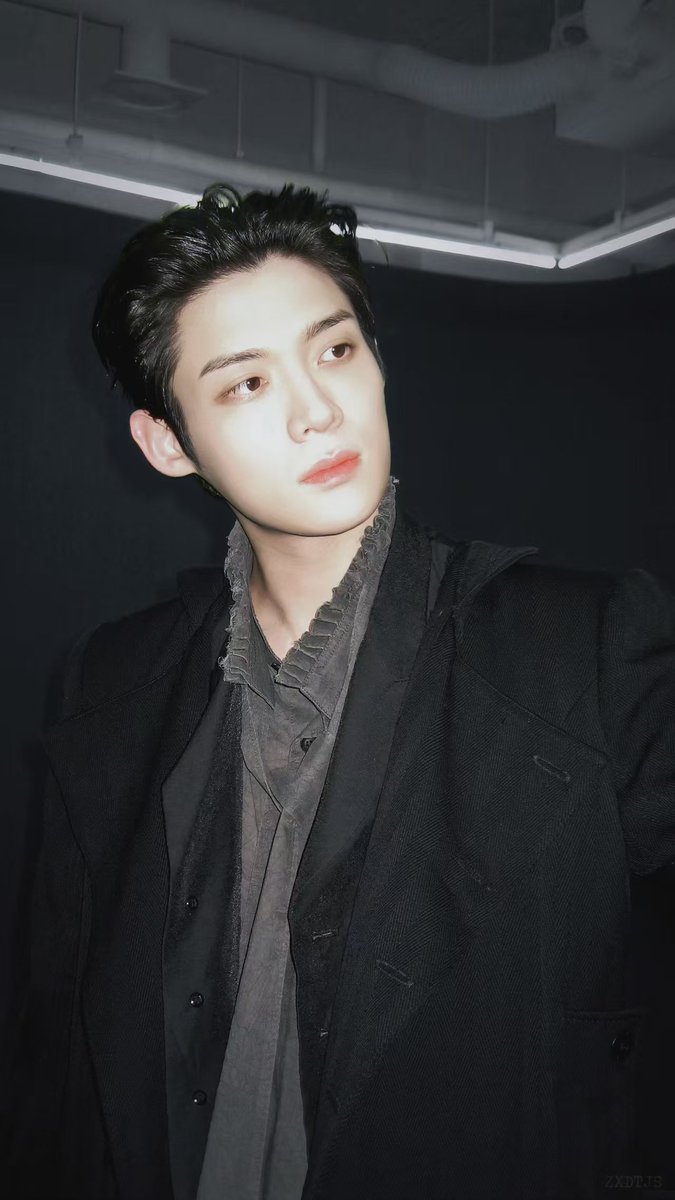 Jeonys26's tweet photo. Kim Yoonsik’s quiet artistry does not shout — it lingers, just like Yohji Yamamoto. Thank you for this unforgettable pairing.
˶>ᗜ<˶≽^⚈⩊⚈^≼(⸝⸝⸝>`﹏ˊ<⸝⸝⸝)

KIMYOONSIK YOHJIYAMAMOTO SS27

#YohjiYamamotoxKIMYOONSIK
#YohjiYamamoto
#YOONSIKPFWSS27 https://t.co/IOXG1by6UH