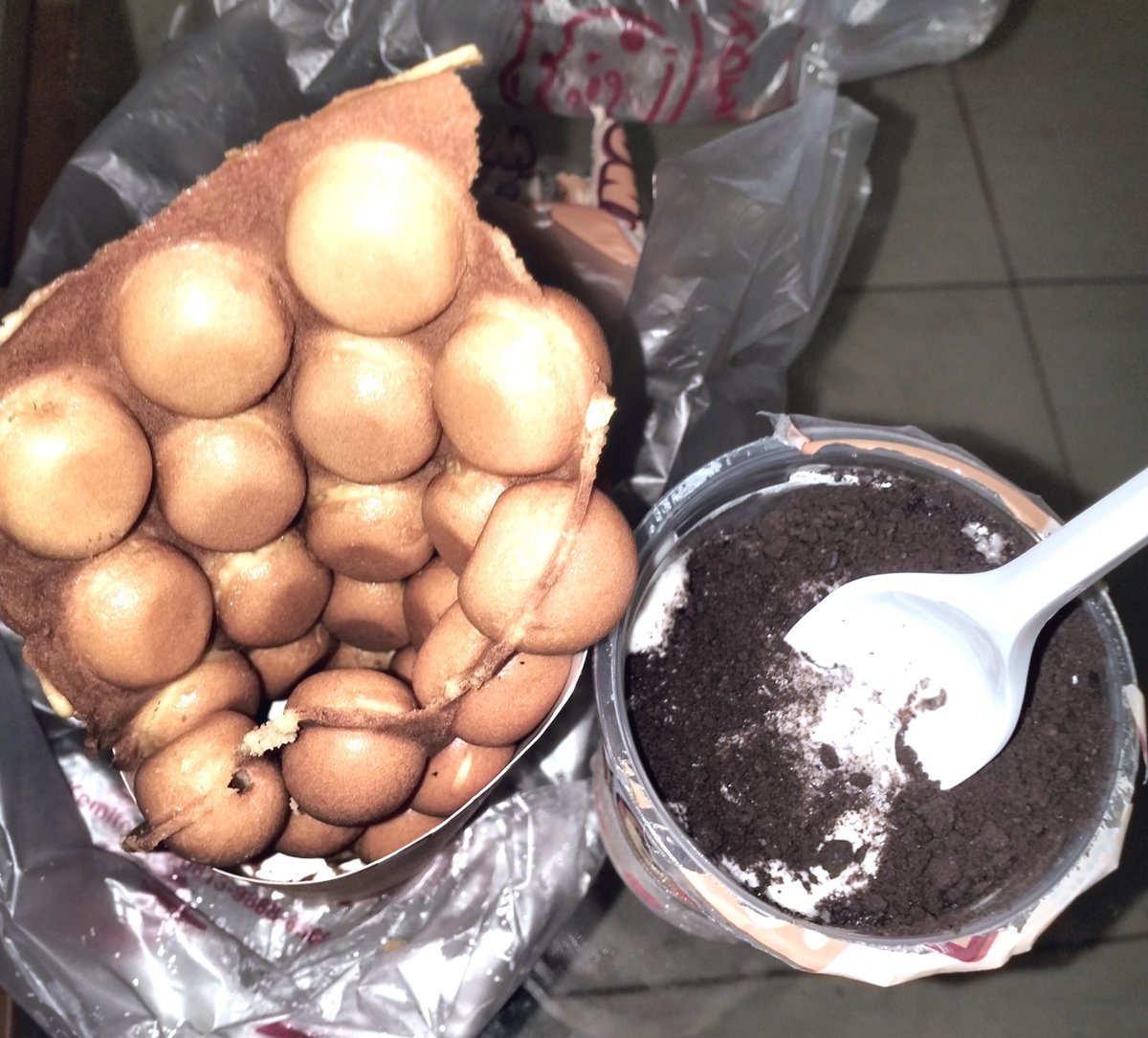 seongihn's tweet photo. terimaa kasiih banyaak yaa eepyebi WOW traktiran tiba-tibanyaa @mianwon :/ 💗 aku jadi gagal diet BUT I REALLY ENJOYED IT KOK NYAM :p kecupannya besok +100 yaa muah :p https://t.co/X9W6wKNbcD
