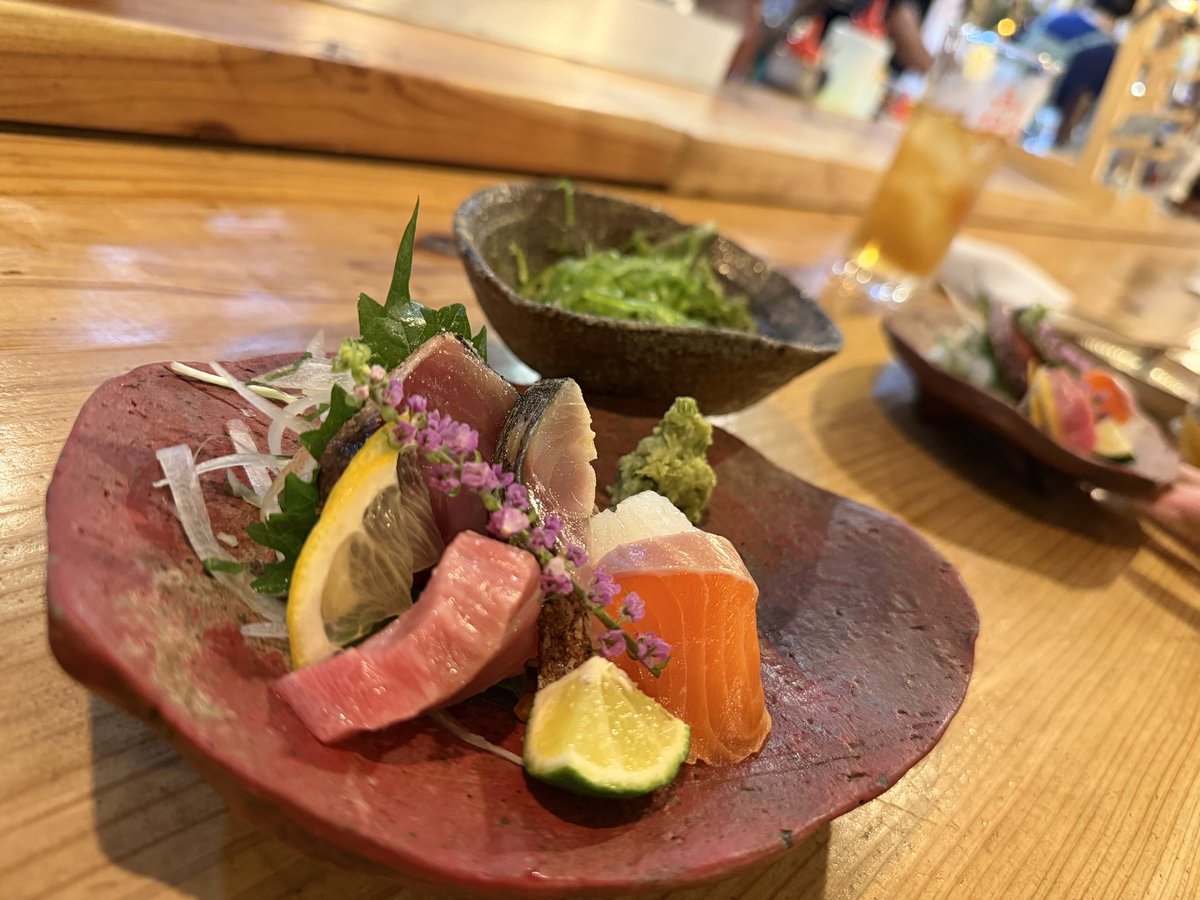 ryosan_av's tweet photo. あっさりしてるものが食べたくて
大阪に帰ってから刺身食べにきた。 https://t.co/rFDFQFcgDJ