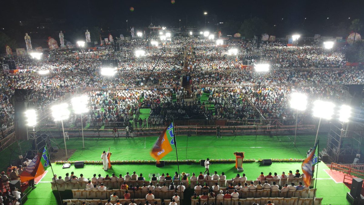 erbmjha's tweet photo. CJP cockroaches are begging people to join, importing paid crowds from Punjab, Dafli gang from JNU, leftist unemployed actors &amp; AAP leaders.

Meanwhile, Bandi Sanjay Anna pulls this kind of organic crowd even at a small village in Ranga Reddy district, Telangana 🗿 https://t.co/8U0fiChin3
