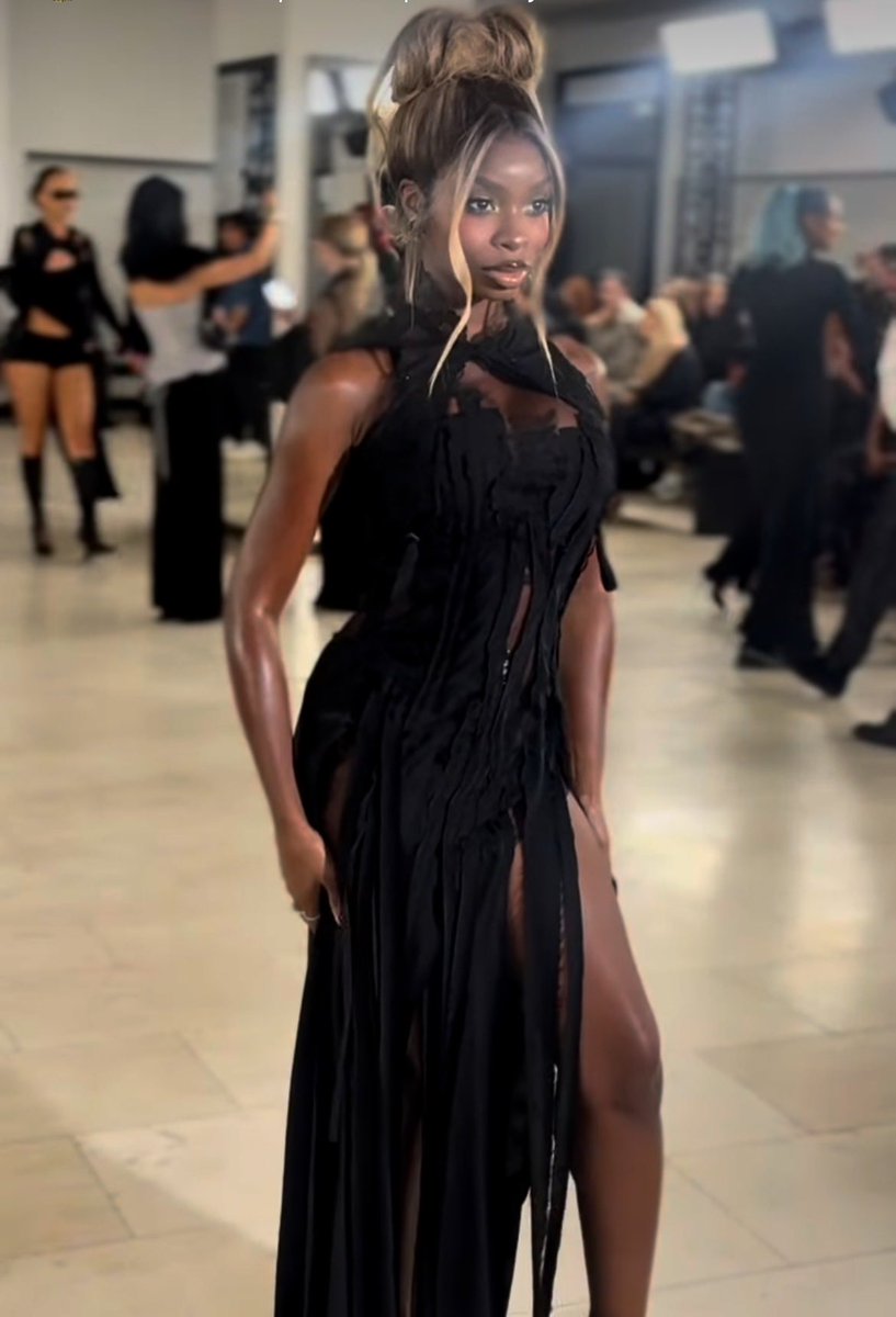BingeVibes90's tweet photo. The fact that Olandria wore this Ottolinger dress before it hit the runway is ICONIC! 

OLANDRIA FOR OTTOLINGER SS27  #OlandriaxOttolingerSS27  #OttolingerSS27 https://t.co/2fFTXMqYOM