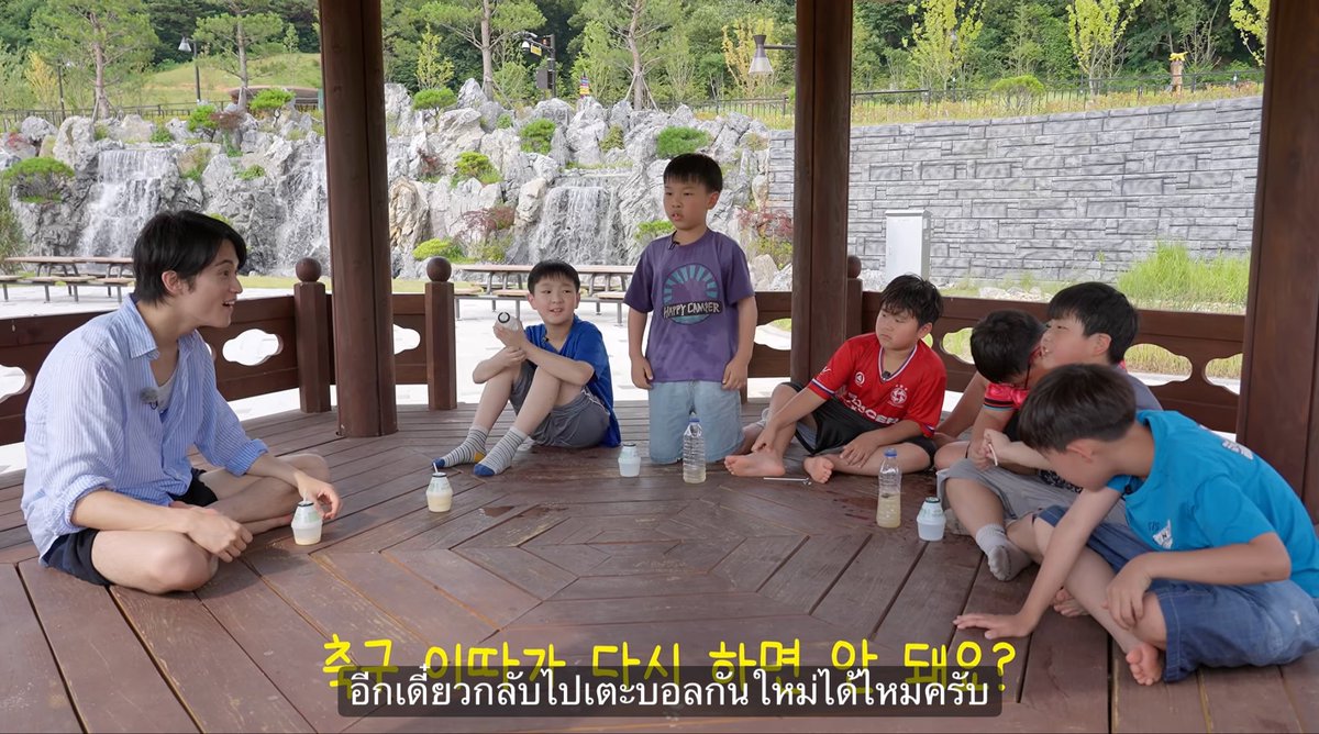 pximaie's tweet photo. เจ้าหนูแก๊งค์นี้ตลกธรรมชาติมาก คือไม่ได้สนใจไอดอลอะไรเลย คือเสิชหาในกุเกิลแล้วนะ บอกพี่เป็นนักร้อง หรือแต่งเพลงมาถุกทางแล้ว แต่จบที่ ชวนม้าคไปเตะบอลใหม่ได้มั้ยคับ กุเดรสจิง5555555555555555555 https://t.co/nivDxAj8ym