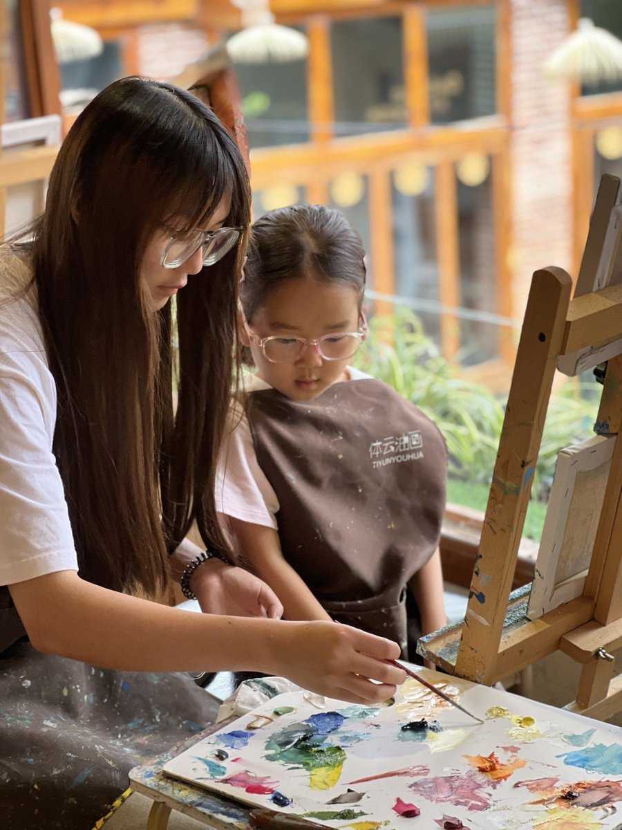 BlakelyDregemo's tweet photo. Sumérgete en una tarde de arte: pinta, conoce creadores y disfruta de creaciones únicas hoy en el centro cultural. No te lo pierdas! https://t.co/G23fOTD23b