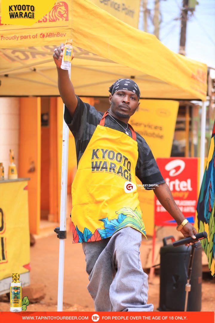 GalaxyFMUg's tweet photo. Great people. Great moments. One unforgettable Kyooto Waragi π
#ZzinaLifeStyle | #KyootoGin | #StrongStartSmoothFinish https://t.co/SQiarASIOJ