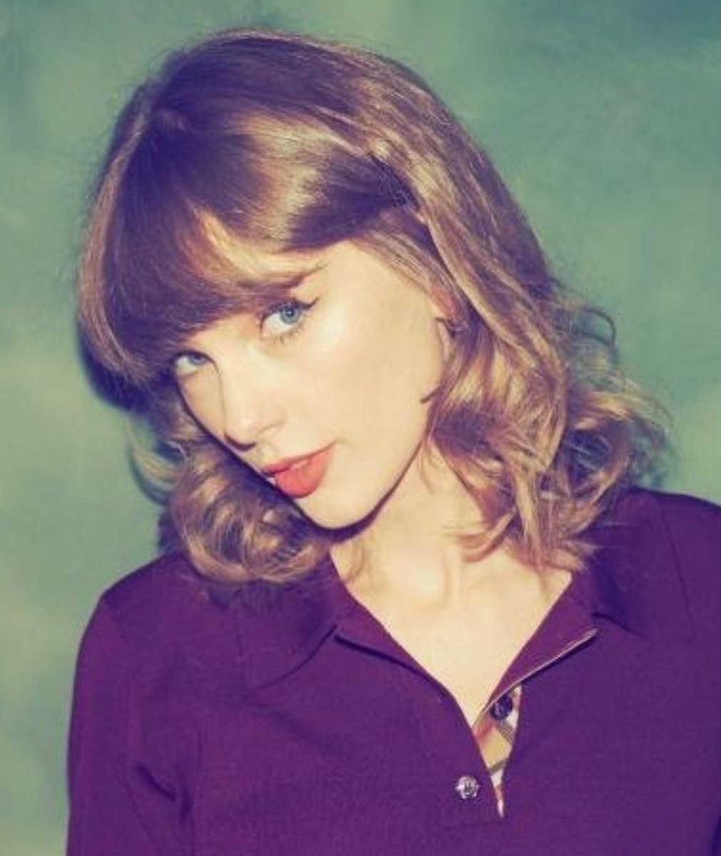 cryeyesviolet_'s tweet photo. the short curly hair 🤏🏼🤏🏼🤏🏼 https://t.co/91BjXUy3jN