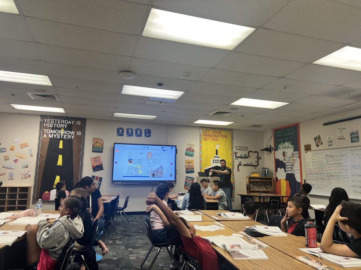 PrincipalJHood's tweet photo. Mr. Mulvihill is getting students excited to read about Magna Carta and King John of England this morning. @DVUSD #WEAREPASEO ⭐️🐍 https://t.co/bLK4JhxzDQ
