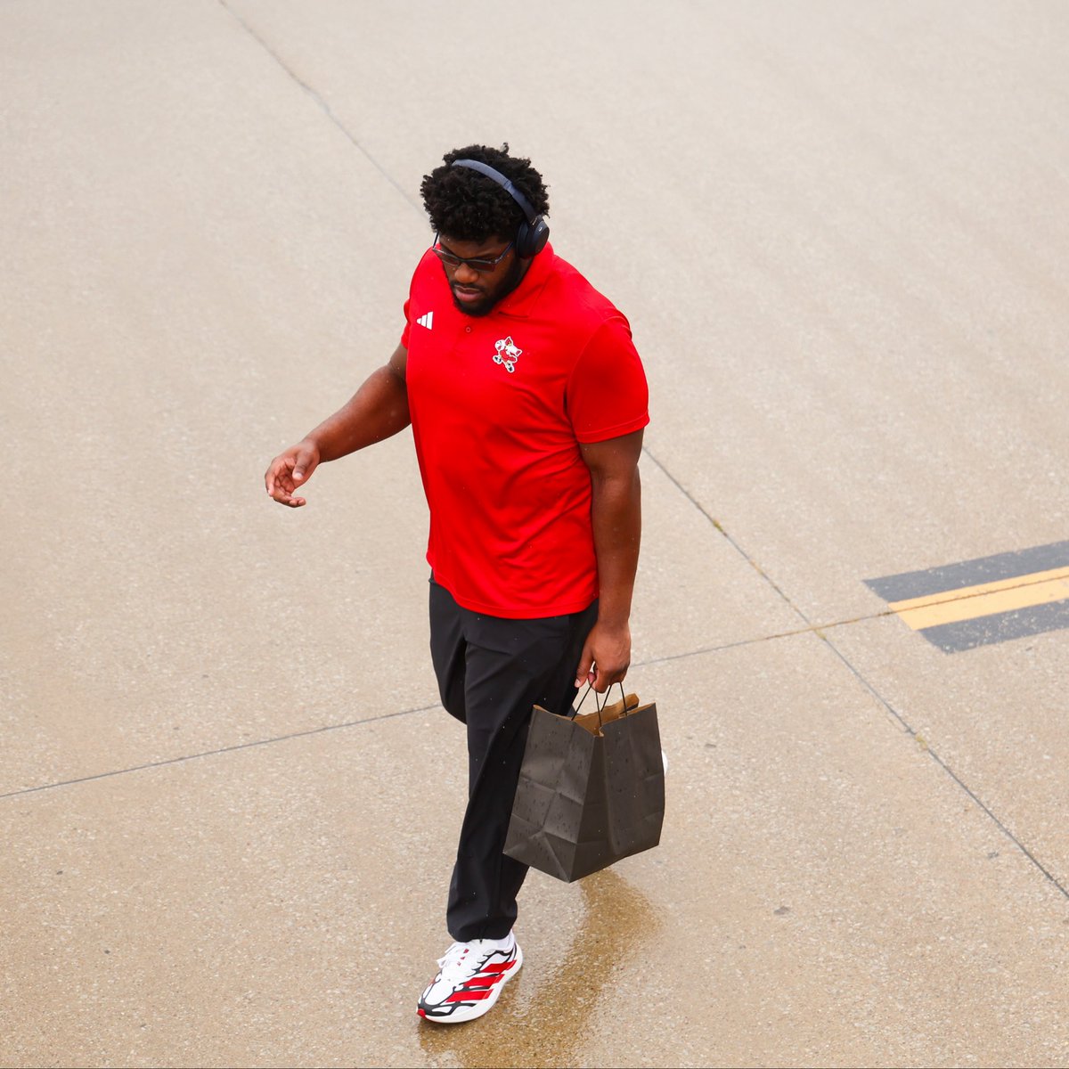 LouisvilleFB's tweet photo. Business trip to Raleigh 

#GoCards x @FlyLouisville https://t.co/xyXPUheggw