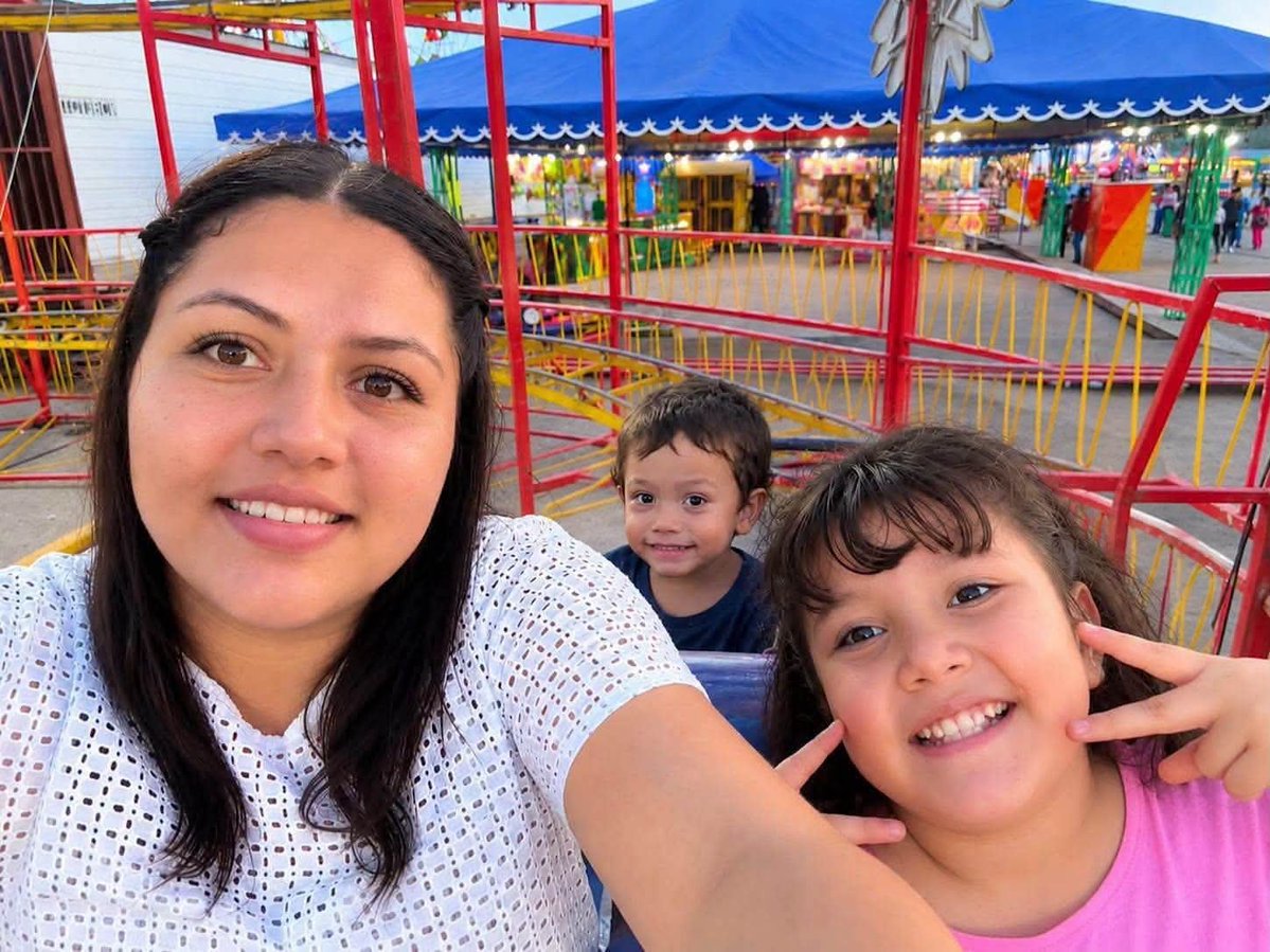 PandaDelAmor22's tweet photo. Jutiapa, Guatemala.

Por rwzones hasta el momento desconocidas, Katerin colgó a sus dos hijos, Iker y Kaitlin, luego se colgó ella mientras su pareja trabajaba. #PandaNews https://t.co/tX164FRjTO