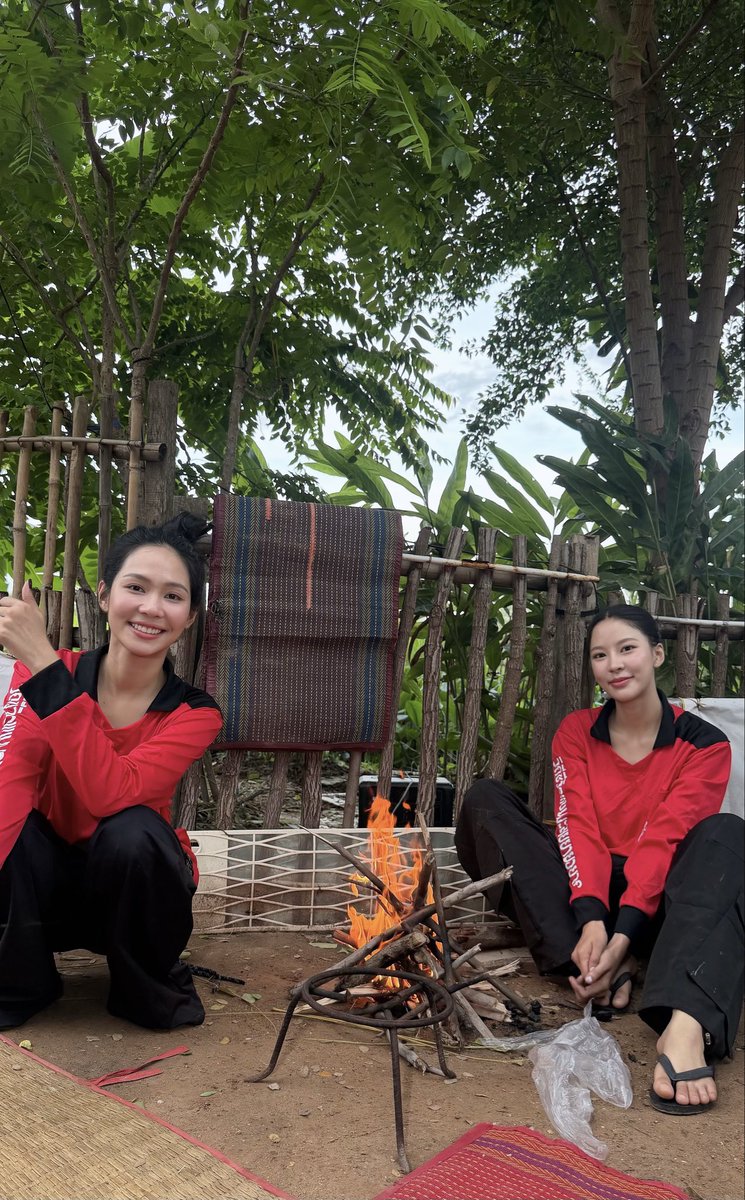 nxxnnn___'s tweet photo. พ่อหน่ะ สมัยหนุ่ม ๆ พ่อเค้าฮอตมาก มีสาวๆมาชอบเยอะ แต่เค้าก็ยังเลือกแม่ ลำบากด้วยกันมาก็เยอะ แต่เขาก็ยังไม่ทิ้งแม่ไปไหน https://t.co/8ss0Mwxt95