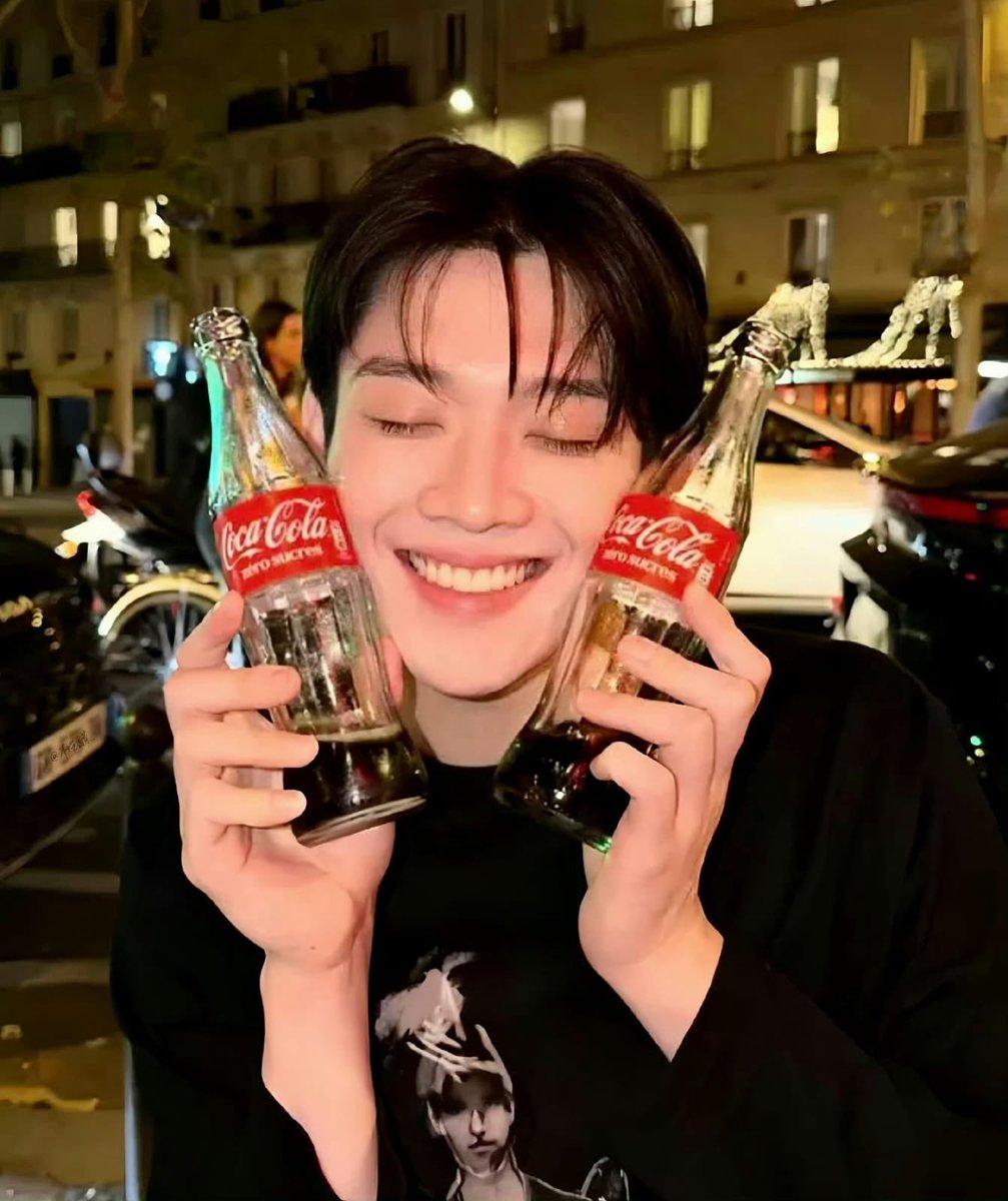 yoonwooverseina's tweet photo. Feeling aku sih mereka berdua ini ketemu yaaa hahaha entah mereka makan malam bareng atau saling menyapa..
Yang ku lihat tempat akomodasi mereka tuh dekatan 🫢🫢🤭🤭🤭

YOONSIK SIWOO Pour Toujours

#YOONSIKSIWOOINPARIS

—Bunny🐰 https://t.co/fH6YfPCmZo
