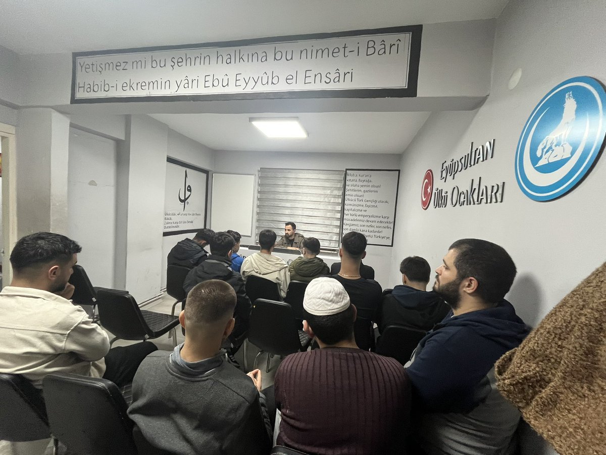 EyupsultanUlku's tweet photo. Eyüpsultan Ülkü Ocakları olarak haftalık seminer faaliyetleri kapsamında “Başbuğ Alparslan Türkeş’in Hayatı” konulu seminer gerçekleştirdik. Bilinçli, Ahlaklı, İmanlı bir gençlik için çalışmalarımıza devam edeceğiz.

Tüm gençliğimizi programlarımıza katılmaya, Ocağımıza davet ediyoruz 🇹🇷

@Aalparslandogan 
@MuratYukselMY 
@SametKaragl25