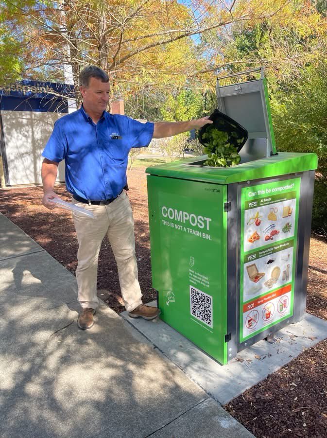 WakeForest_NC's tweet photo. Remember to utilize our Food Waste Drop-Off Containers!
Download the CompostHere app and check out our webpage to learn all about the containers and how you can contribute.
https://t.co/8yc8JRQMGz
#TownofWakeForest #TOWFpublicworks #TOWFsustainability #Compost #WakeForestNC https://t.co/KqfpPIZe4m