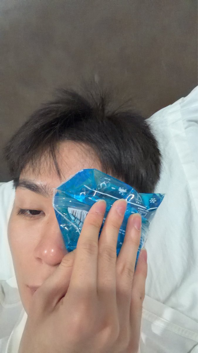 pj_mahidol's tweet photo. รับปริญญานอกจากรับมือผิด ยังเป็นตากุ้งยิงอีกชีวิต555555555555555555 https://t.co/E2jOgG92bl