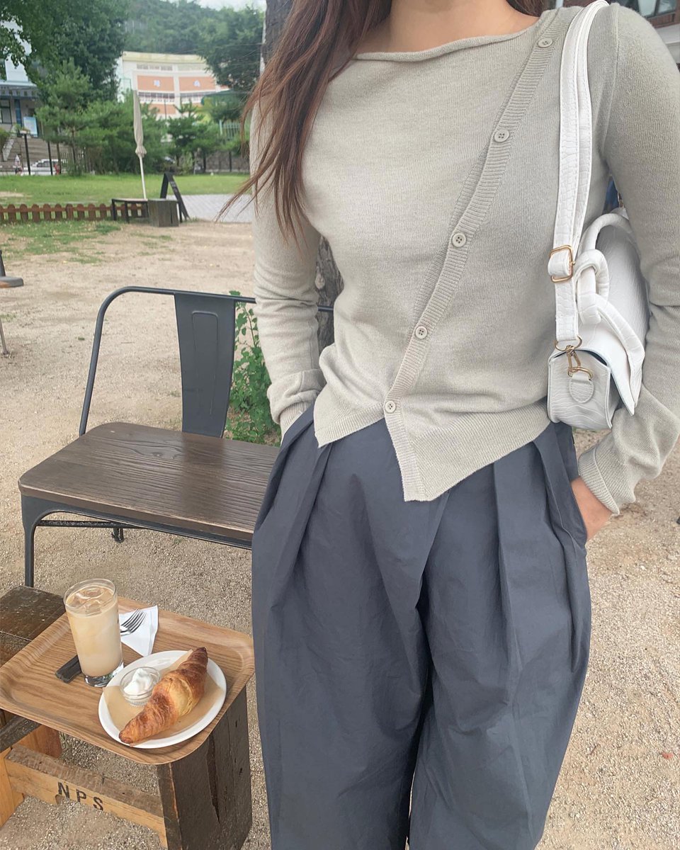 ismaiil63's tweet photo. Hi friend! 🌈 Today is a great day because your smile can brighten someone’s day—wear it proudly. 🌼
OFveOBY https://t.co/r4P8ry0FHP