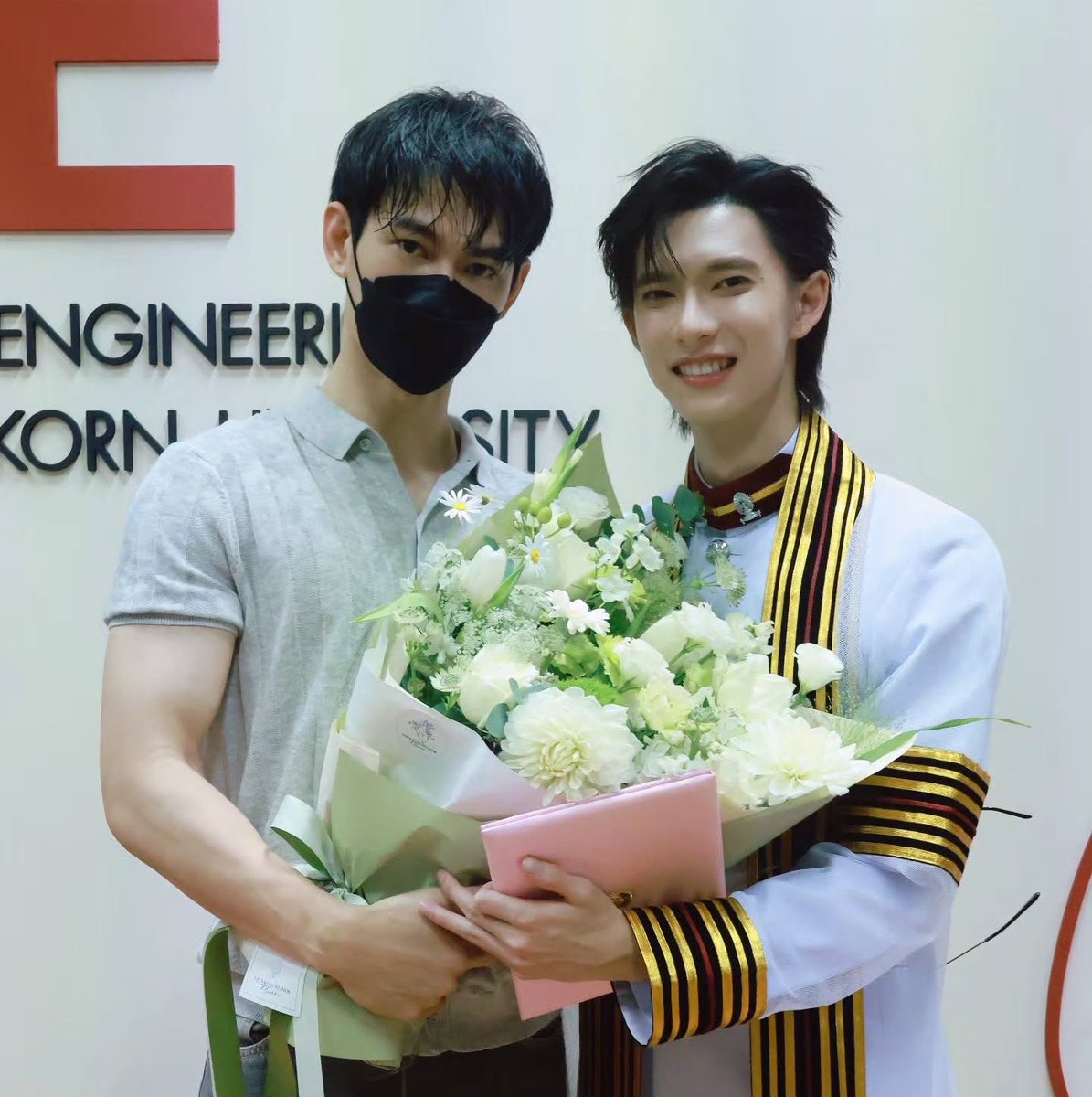 bezebubs's tweet photo. ขอลงเก็บไว้เป็นที่ระลึกหน่อย🥺

POOH GRAD CEREMONY

#PoohGraduationDay  #ppoohkt https://t.co/gXG4Dj2bZB