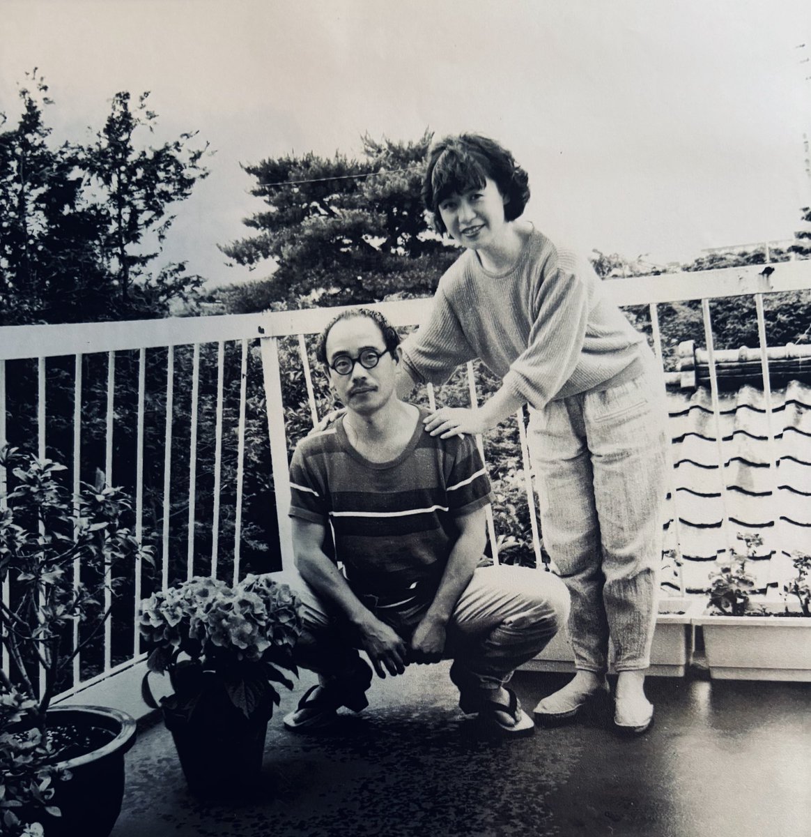 takimotonosekai's tweet photo. 写真家、荒木経惟さん。陽子さんの写真も出て来ました。
ネガフイルムもベタ焼きも
残ってます。なんかいろんな
もん出て来ました。
20円〜50円、買ってください！おつな堂笹塚滝本淳助。 https://t.co/1JD0ge8Sw8