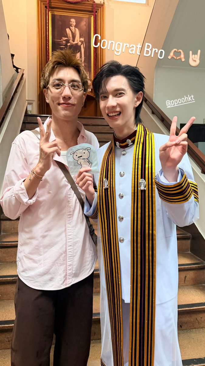 poohkritrinbr's tweet photo. Atualização no story do ig 

https://t.co/TVqSYMPyvq

https://t.co/2zo92b2o8u

https://t.co/8jdf5lln6o

https://t.co/y6M7unVaNg

POOH GRAD CEREMONY

#PoohGraduationDay
#ppoohkt @ppoohkt https://t.co/g9KWwxhtCr