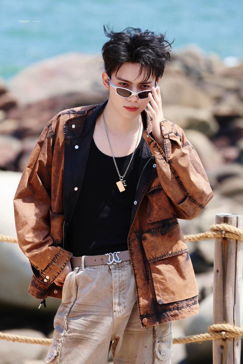 Bannana48748856's tweet photo. ขาวจนแสบตา😘💚🚢

#หลัวอีโจว 
#Luoyizhou
#罗一舟 https://t.co/Ynhds4G8Rc