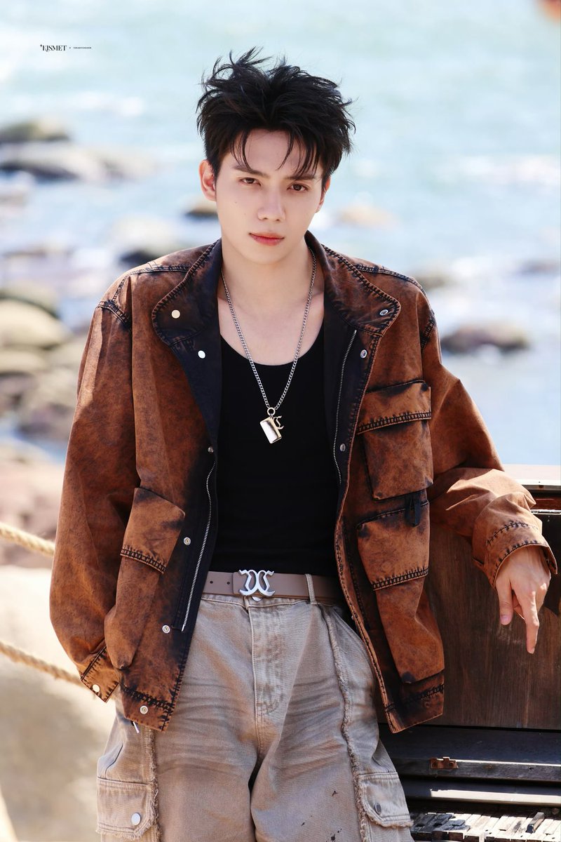 Bannana48748856's tweet photo. ขาวจนแสบตา😘💚🚢

#หลัวอีโจว 
#Luoyizhou
#罗一舟 https://t.co/Ynhds4G8Rc