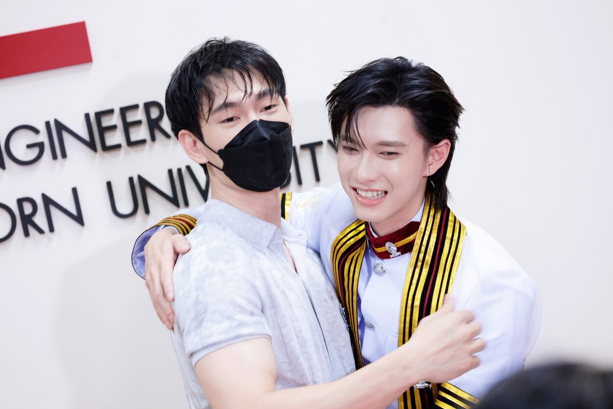 KKya088's tweet photo. #PoohGraduationDay 
@ppoohkt @pavelphoom 
#ppoohkt #pavelphoom #poohpavel 
Lover❤️ https://t.co/7jVb9rSCDP