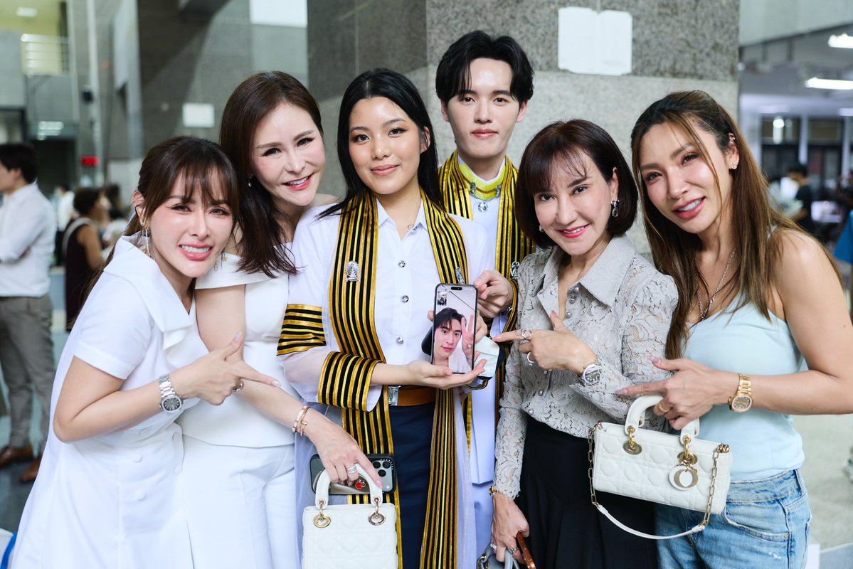 Geminint_family's tweet photo. ♊️ IG Update | apipat_indy 

Graduation✅

Thank you to everyone who came and for all the gifts!

// Congratulations nakubb 🎓🥳👏🏻

#Gemini_NT #เจมีไนน์ @gemini_ti https://t.co/5V5yk5RBup