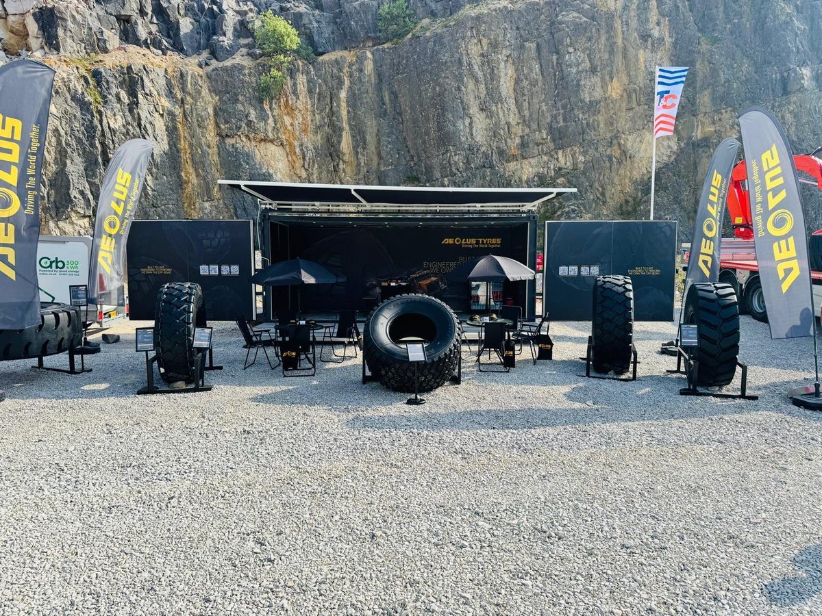 eventsstructure's tweet photo. A look back at this summer’s outdoor exhibitions.

Featuring Avant, Certas, STIGA and Aeolus Tyres across construction, machinery and groundscare events.

Planning your next exhibition? Get in touch.

#TheEventsStructure #OutdoorExhibitions #ShippingContainers https://t.co/Xo3klrsCCW