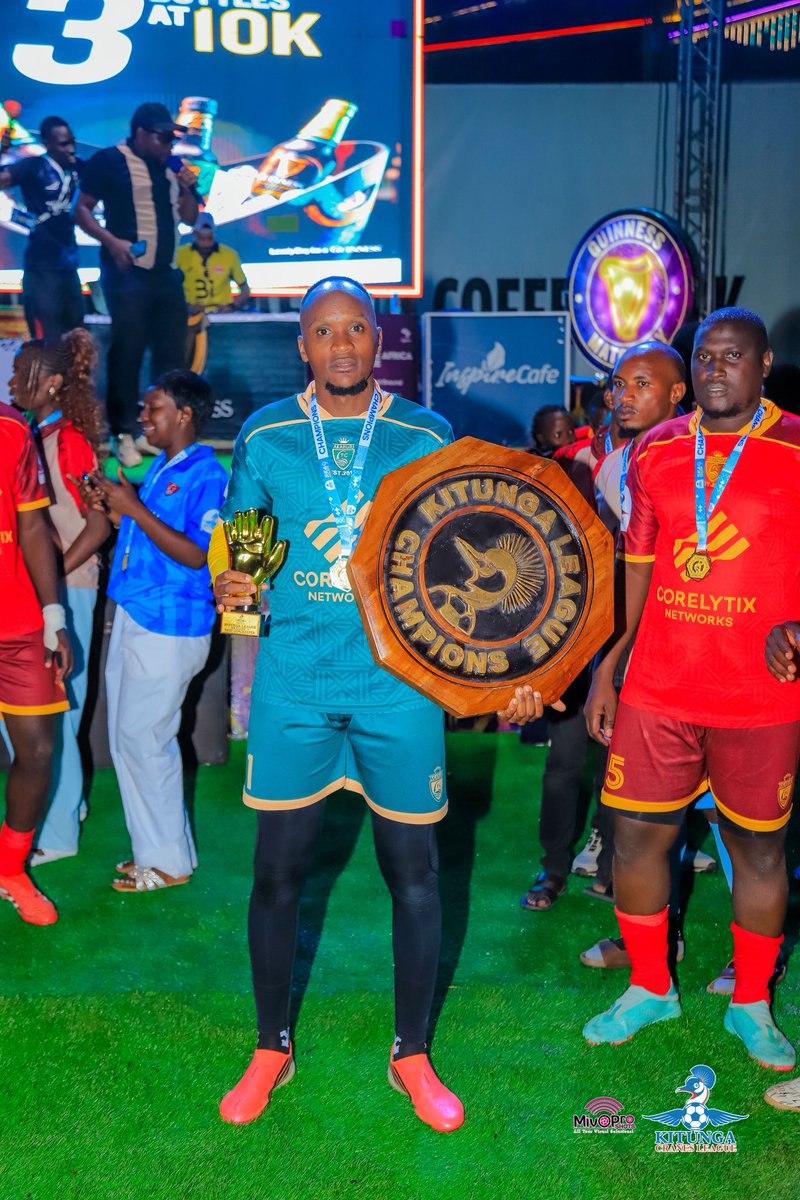 KitungaLeague's tweet photo. GOLDEN GLOVE WINNER!

11 clean sheets, in 13 games 

Arnold Mugenyi- @AkahuriFc 

#KitungaLeague https://t.co/KDoSdYHlFk