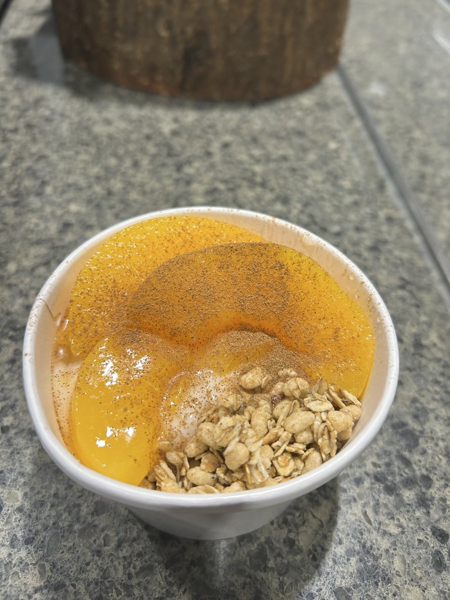GroovyFlowerGrl's tweet photo. Good morning ☀️ ft. Peaches, Cinnamon, Granola and Vanilla Yogurt https://t.co/O86PJiNShV