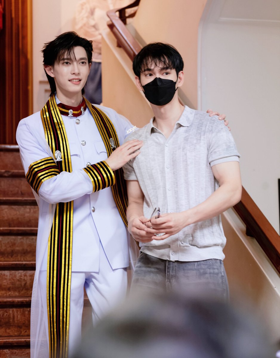 KKya088's tweet photo. #PoohGraduationDay 
@ppoohkt @pavelphoom 
#ppoohkt #pavelphoom #poohpavel 
帅！！😍😍 https://t.co/cHBwFaSVVo